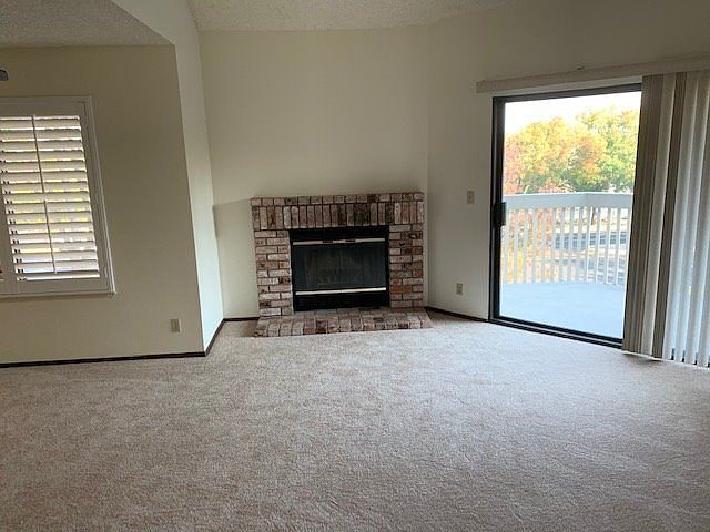 3346 Smoketree Commons Dr photo 5