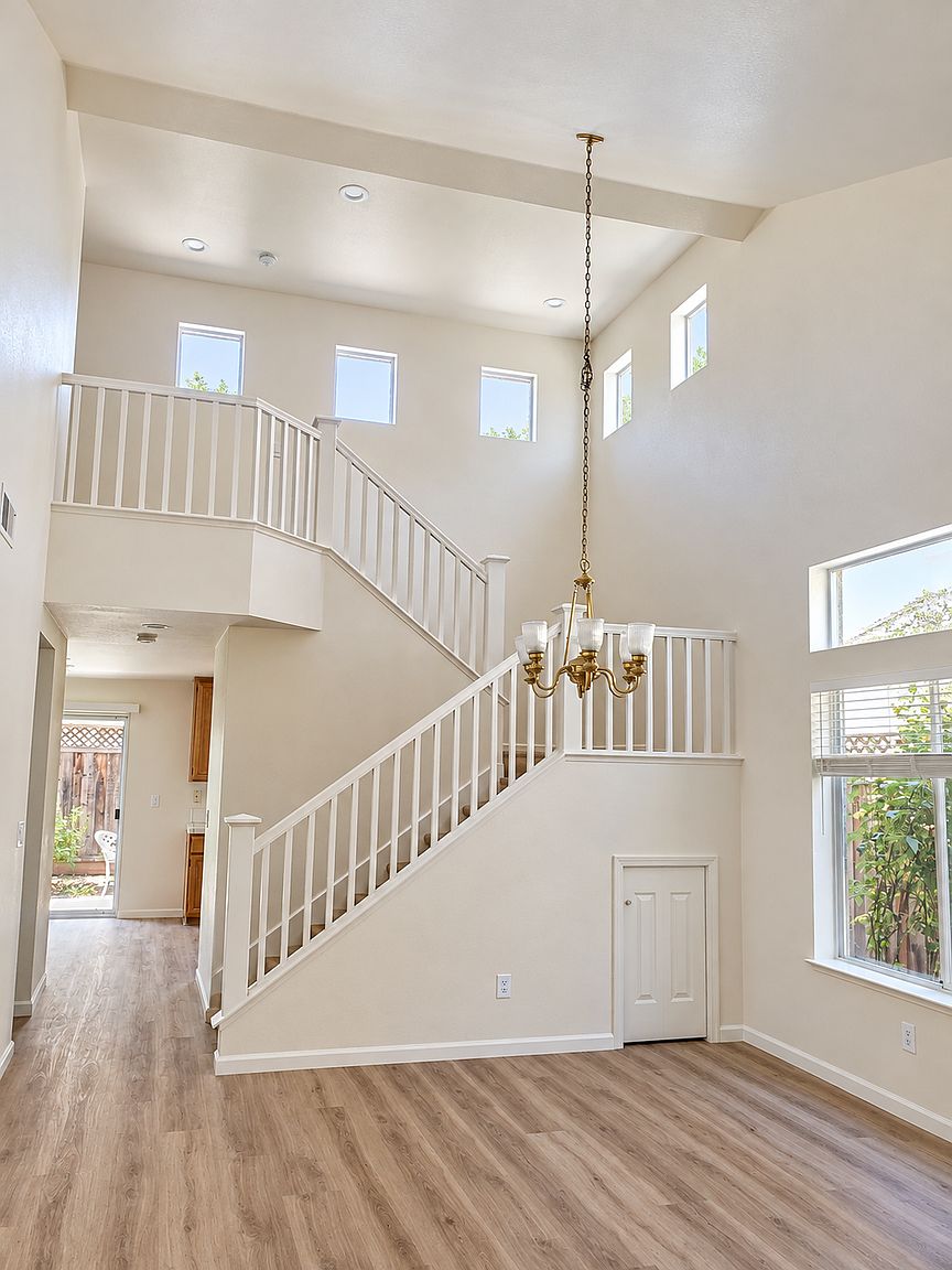 2029 Olivia Ct photo 5