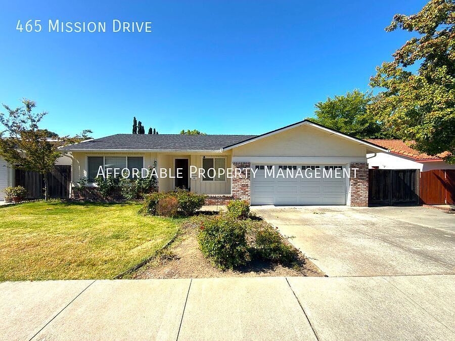 465 Mission Dr photo 3