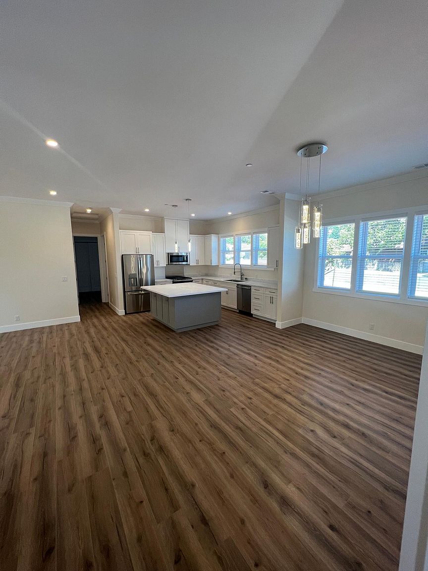 17635 Peak Ave photo 2