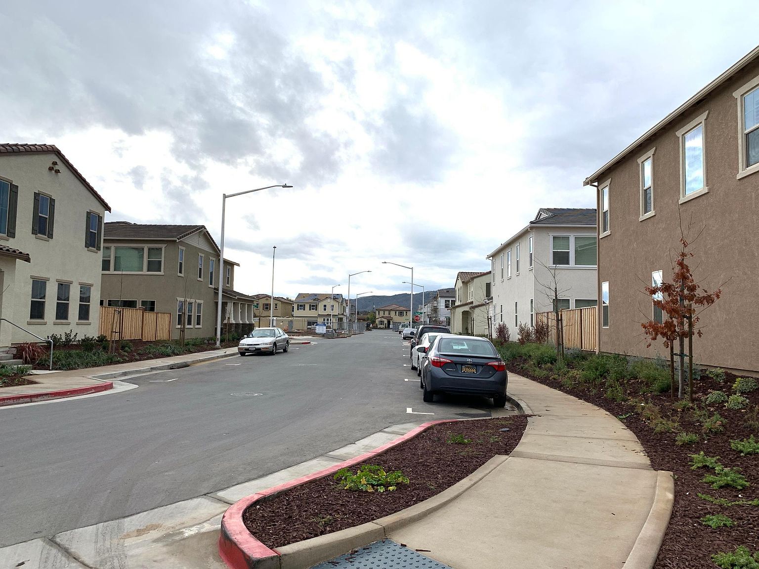 760 Einstein Pl photo 4