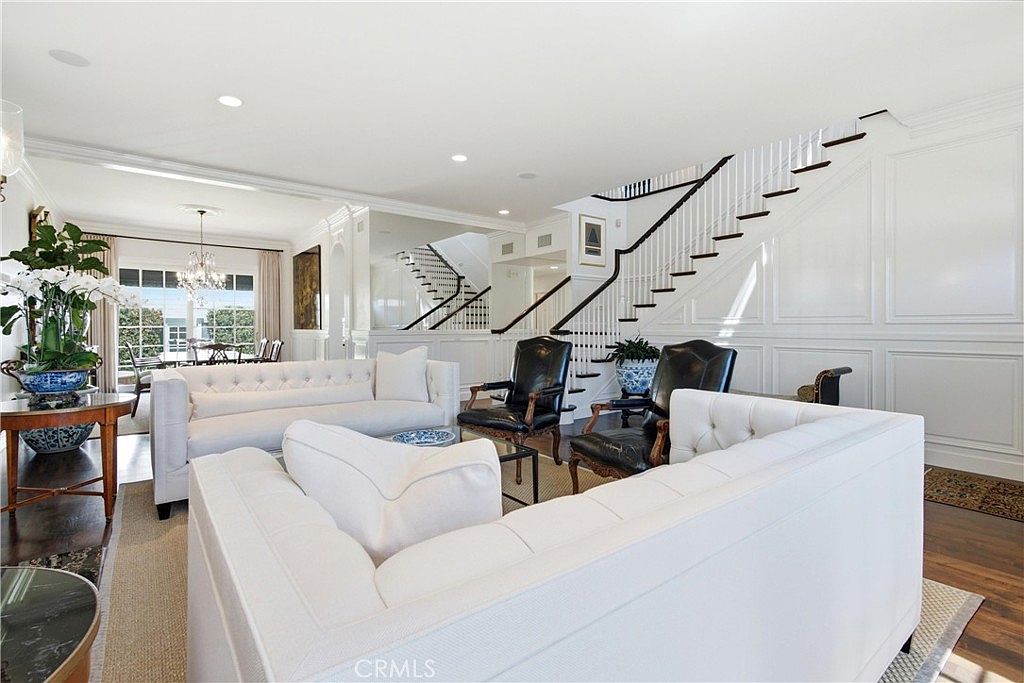 309 Marigold Ave photo 4
