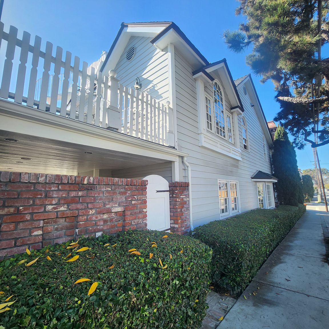 232 Jasmine Ave photo 2