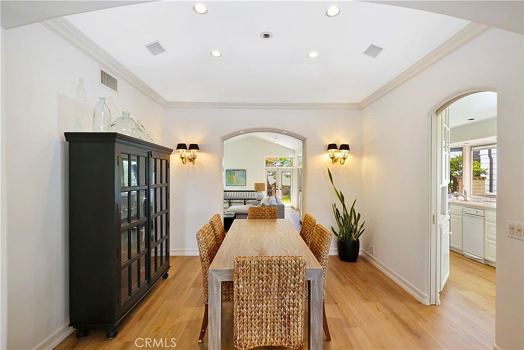308 Orchid Ave photo 4