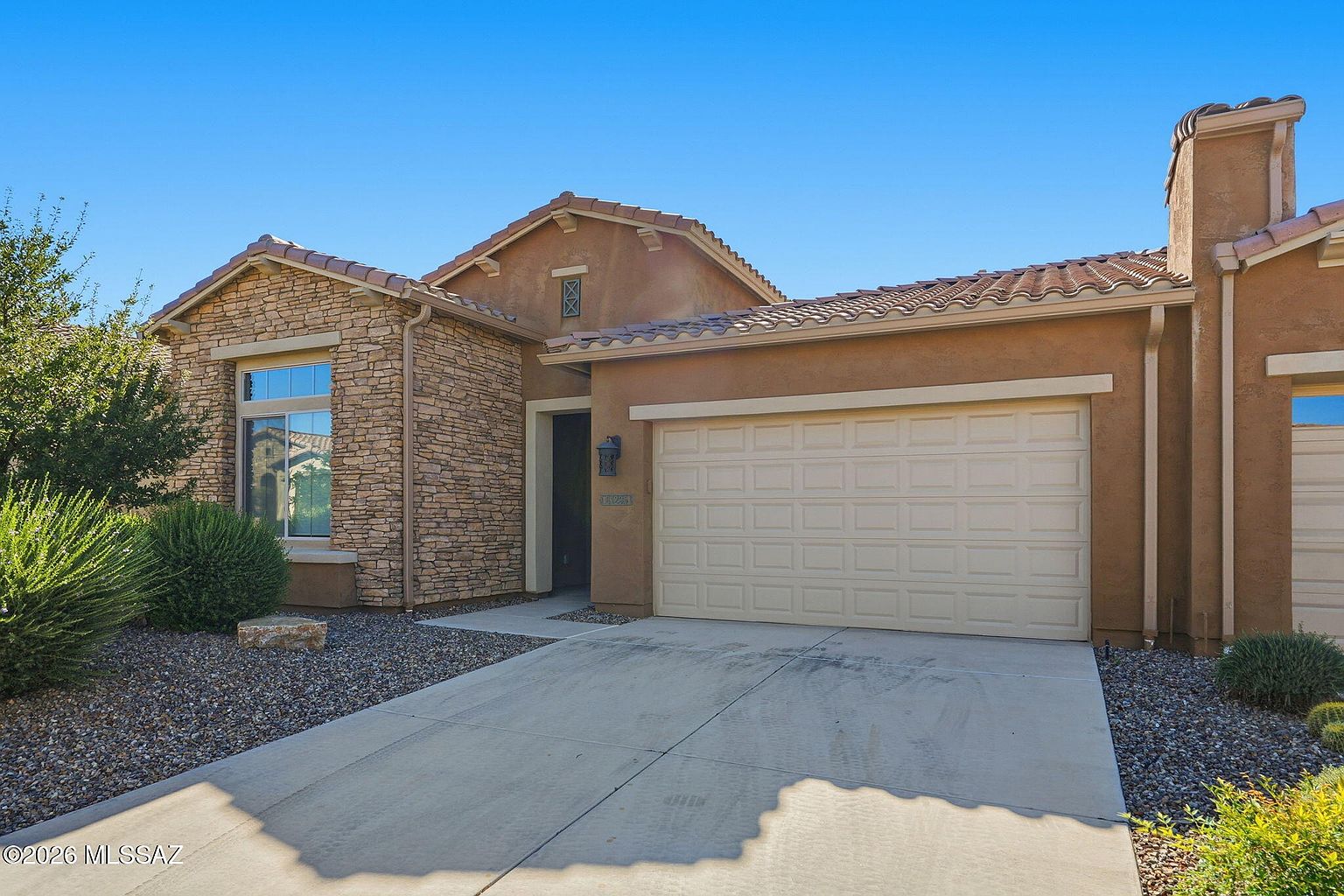61295 E Flint Dr Oracle, AZ 85623 photo 3