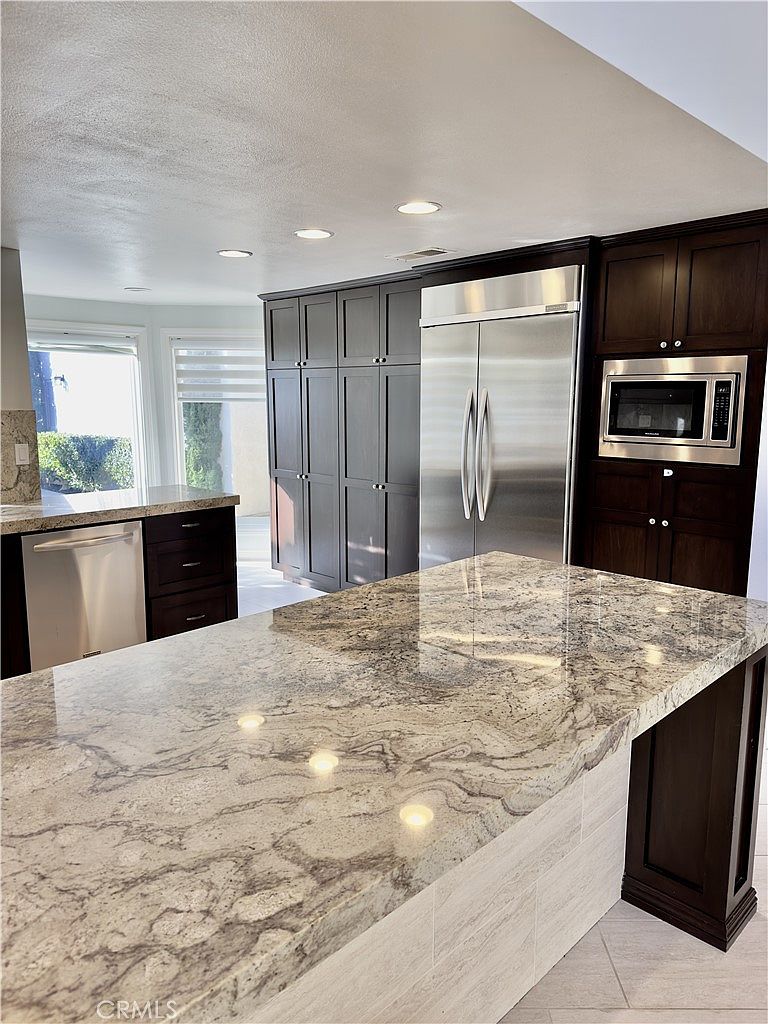 43 Beachcomber Dr photo 2