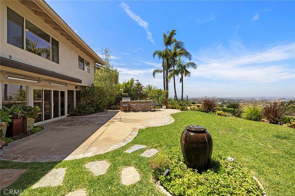 26 Mission Bay Dr photo 2