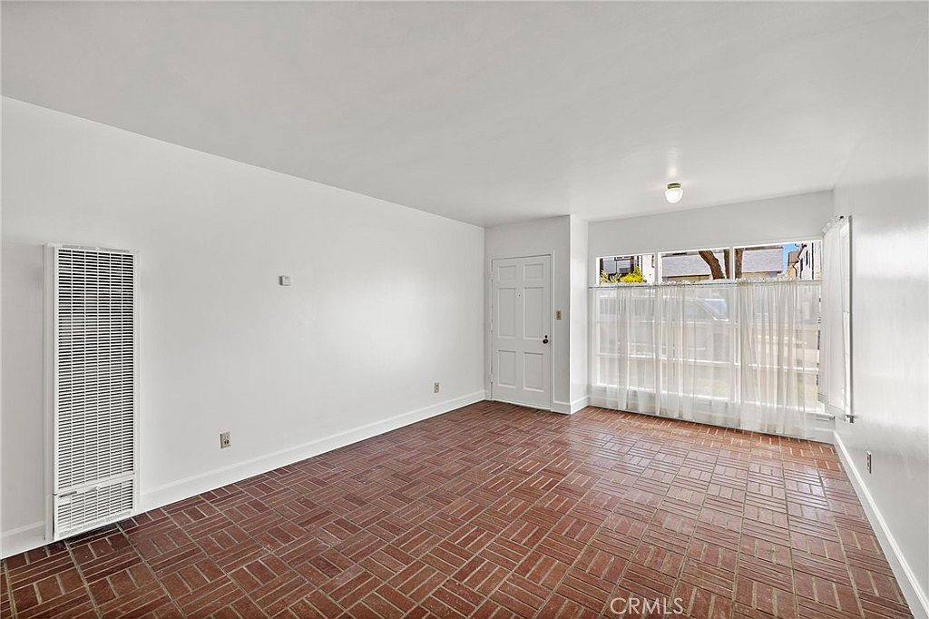 619 Narcissus Ave photo 5