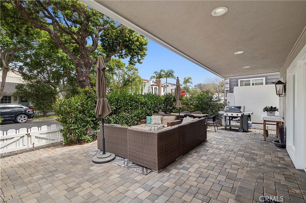 618 Acacia Ave photo 3