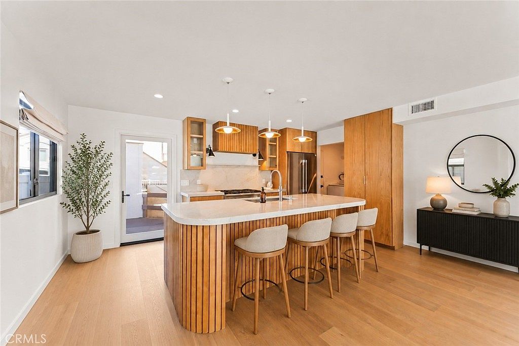 429 Goldenrod Ave photo 4