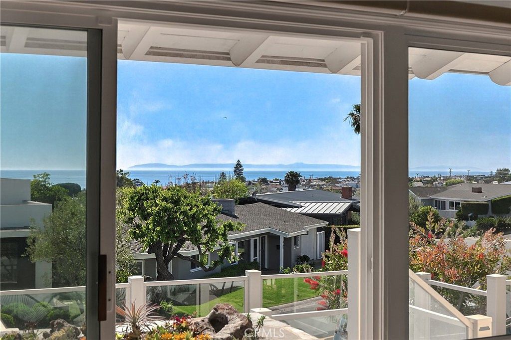 428 Cabrillo Ter photo 4