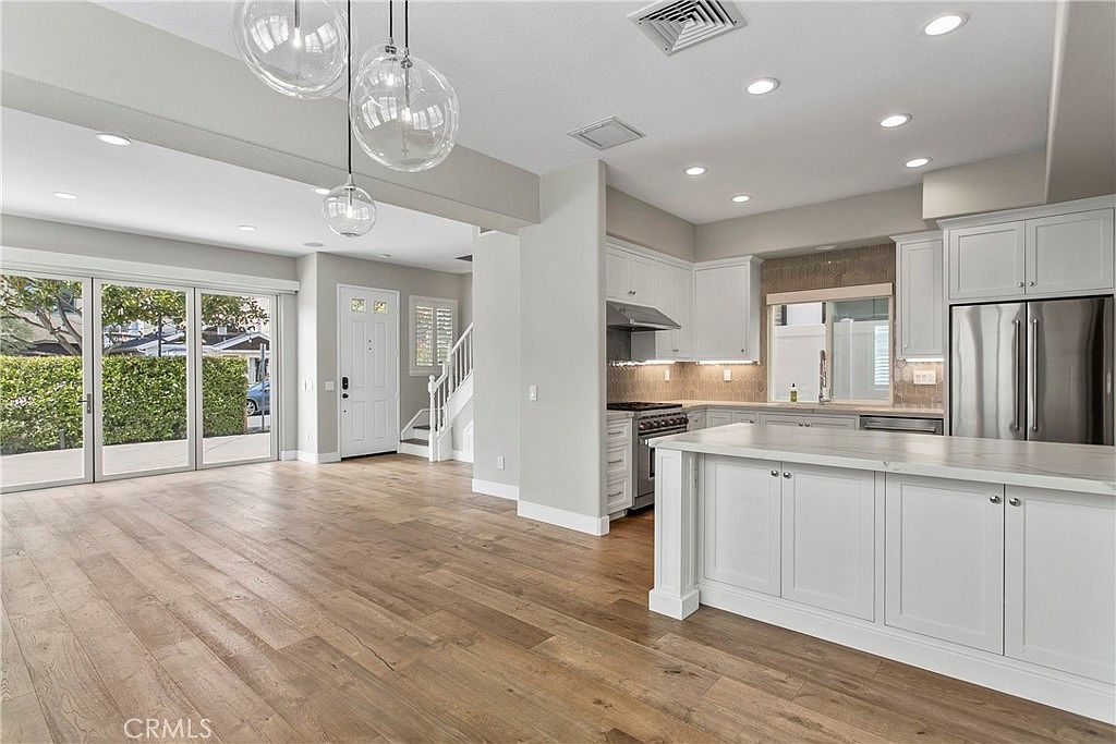 500 Marigold Ave photo 2