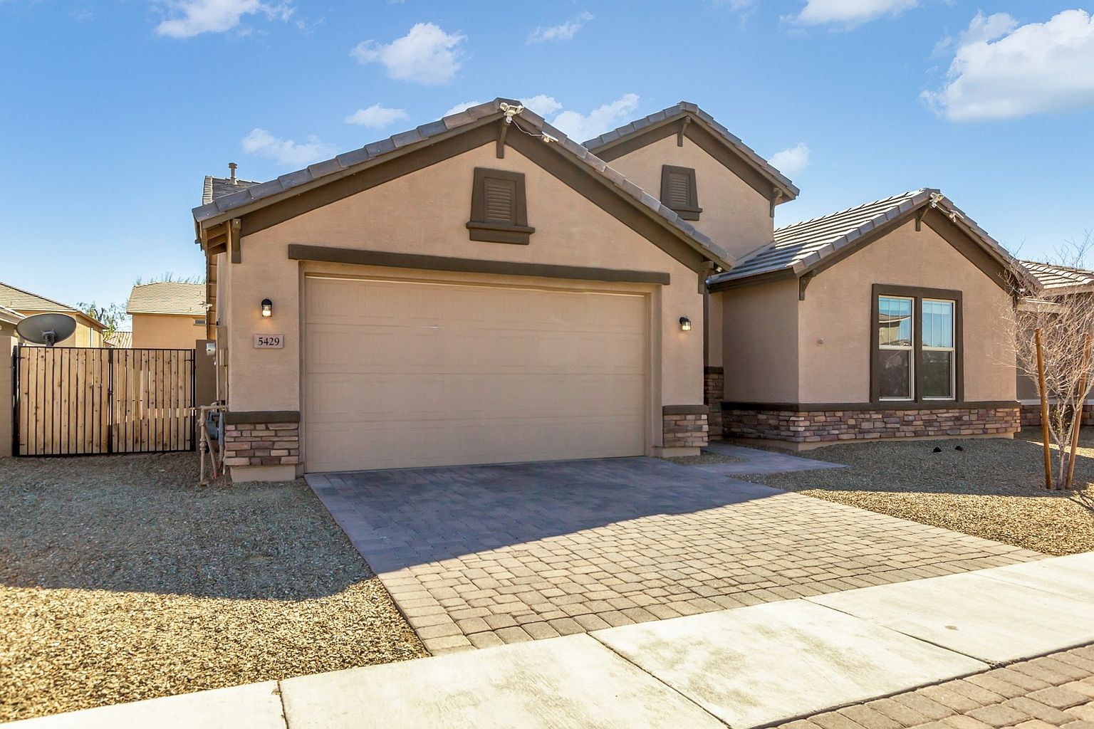 5429 W Lydia Ln Phoenix, AZ 85339 photo 4
