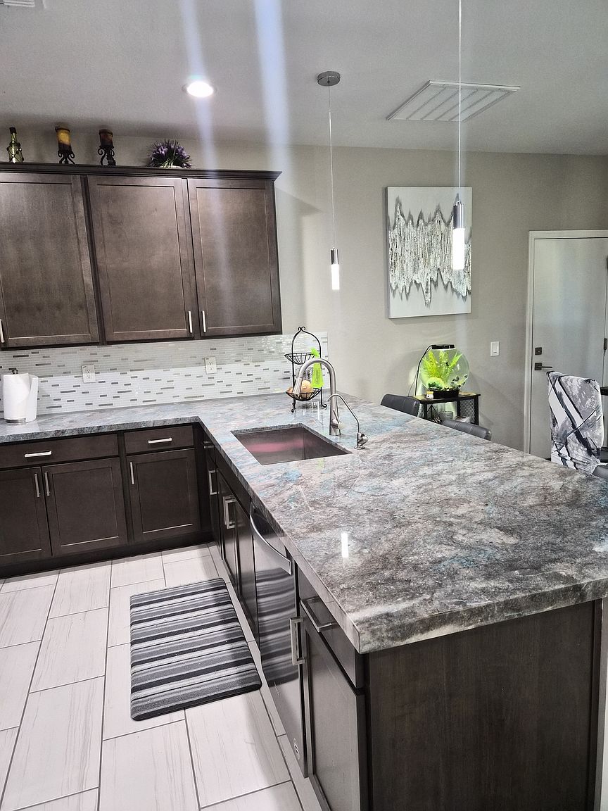 2052 W Trotter Trl photo 3