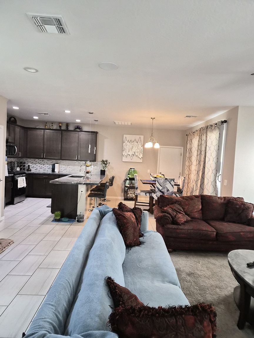 2052 W Trotter Trl photo 5