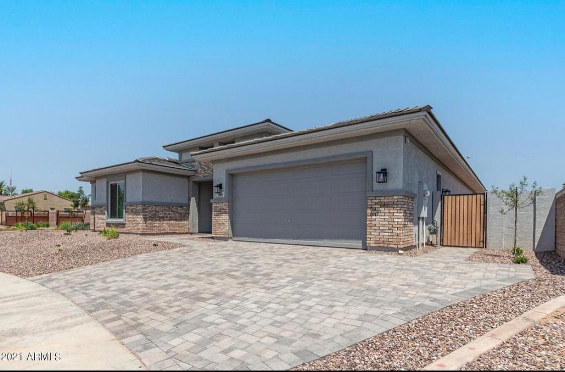 880 W Flamingo Dr Chandler, AZ 85286 photo 2