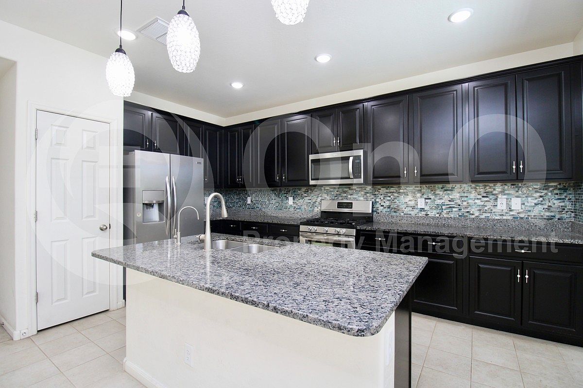 5353 W Desert Hollow Dr photo 3