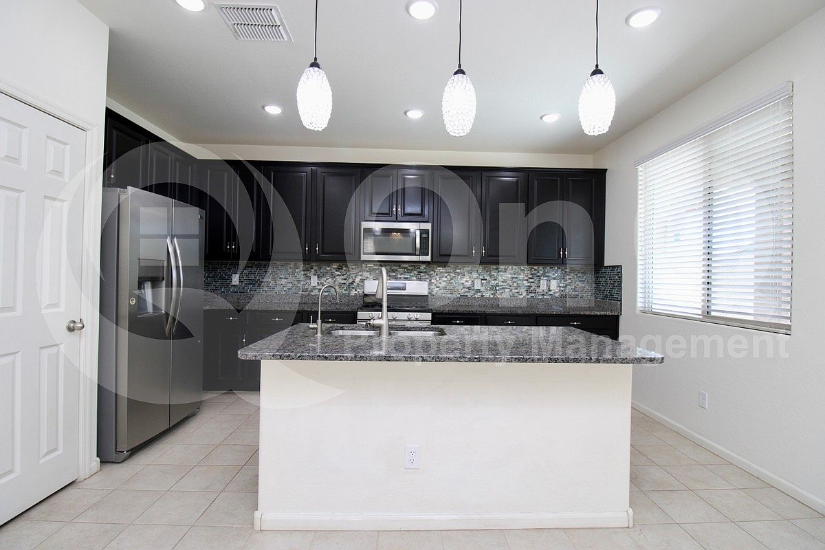 5353 W Desert Hollow Dr photo 4