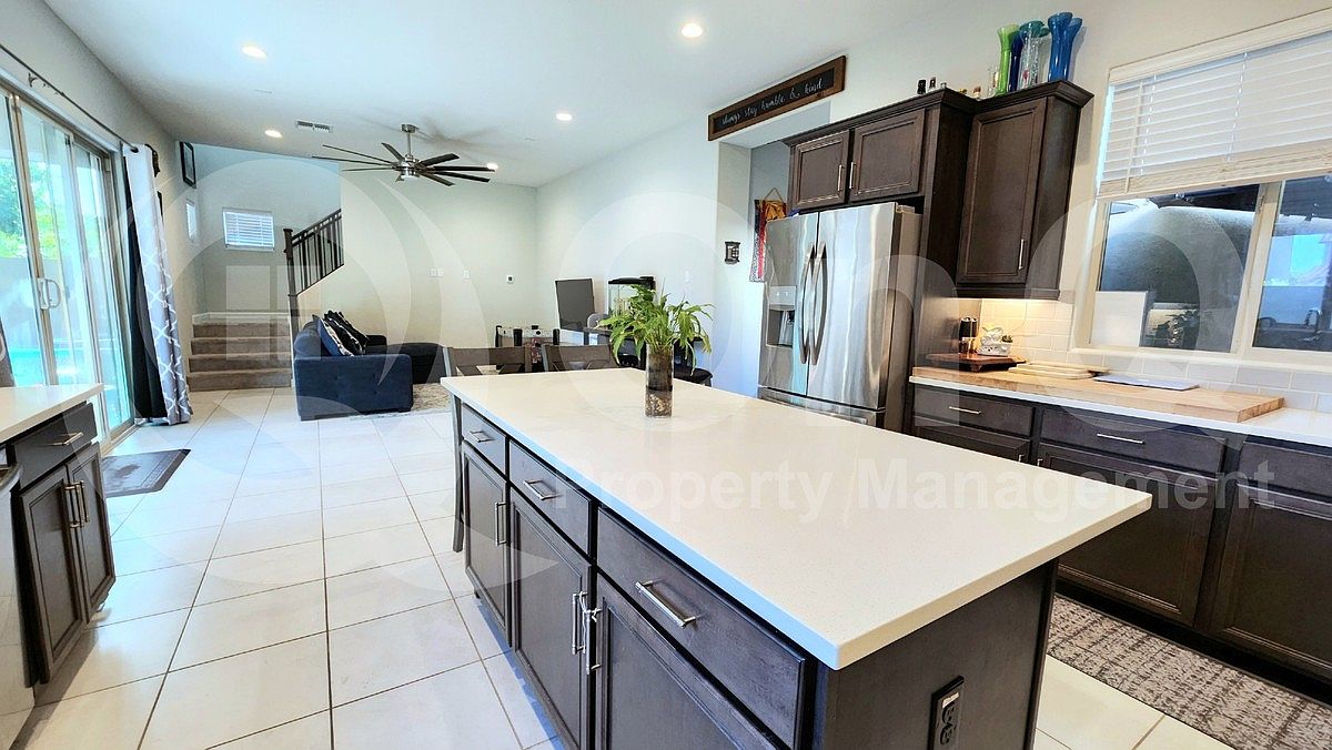 6513 E Rose Marie Ln photo 4
