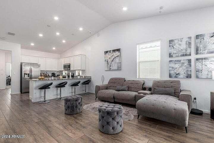 7223 N 123rd Dr
