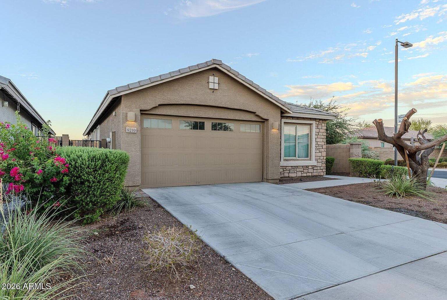 9210 W Willow Bend Ln photo 3