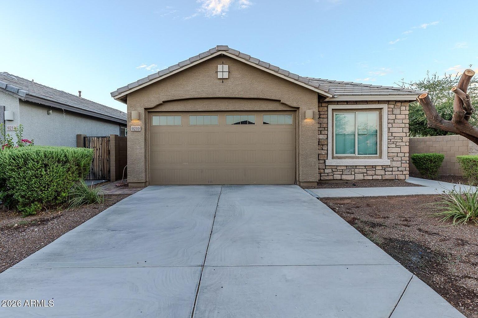 9210 W Willow Bend Ln photo 2