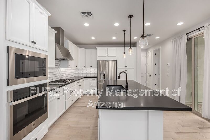 1827 S Follett Way photo 4