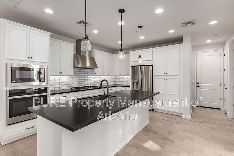 1827 S Follett Way photo 5