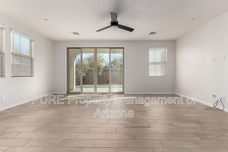 1827 S Follett Way photo 2