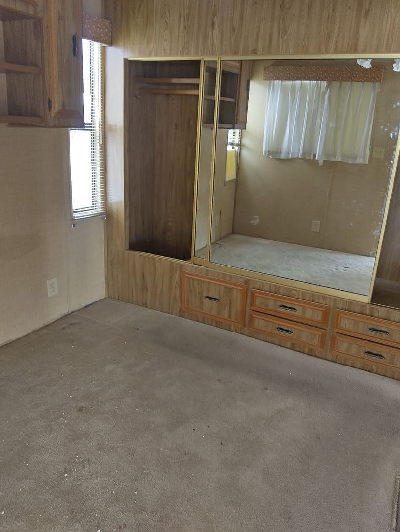 1334 W Hatcher Rd photo 2