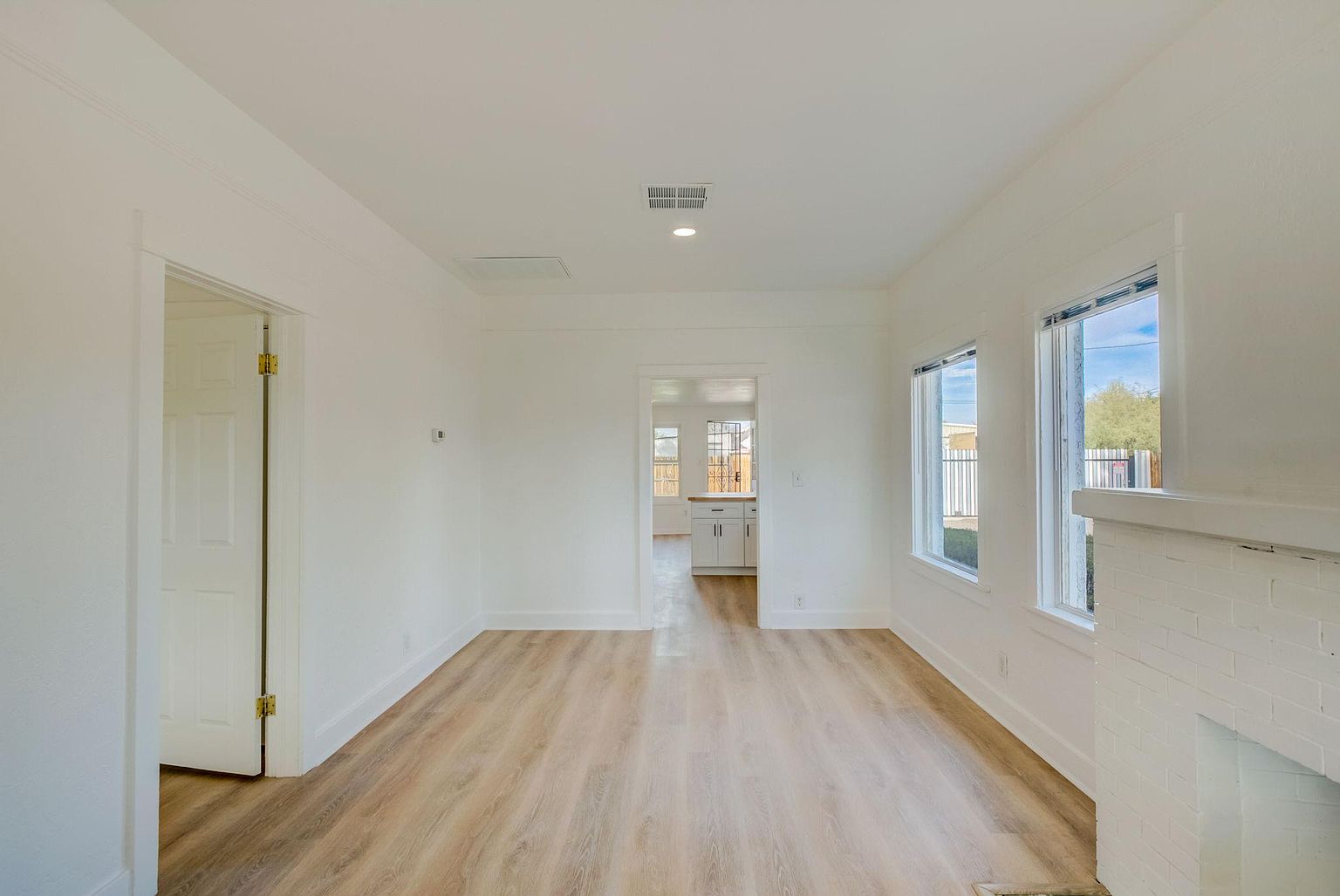 1422 E Virginia Ave photo 5