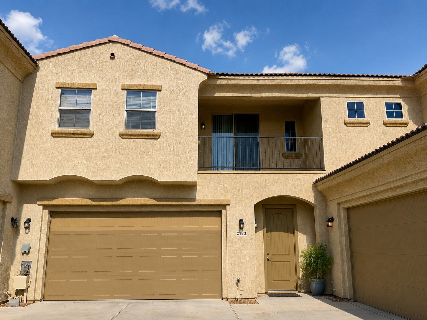 1367 S Country Club Dr photo 5