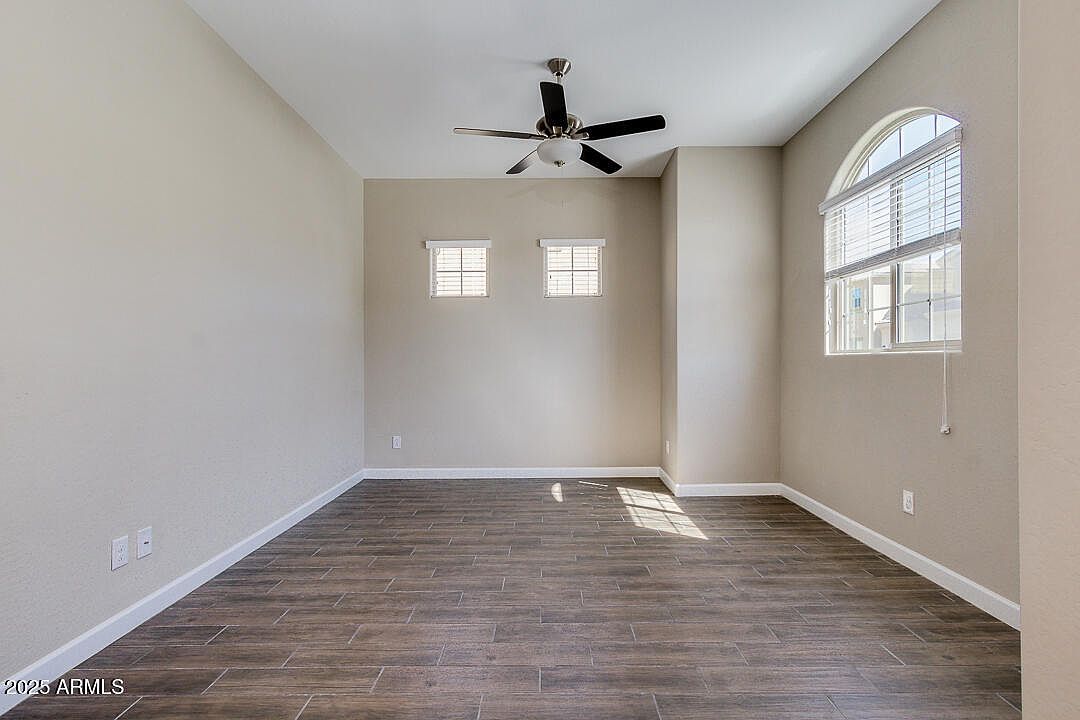 1367 S Country Club Dr photo 4