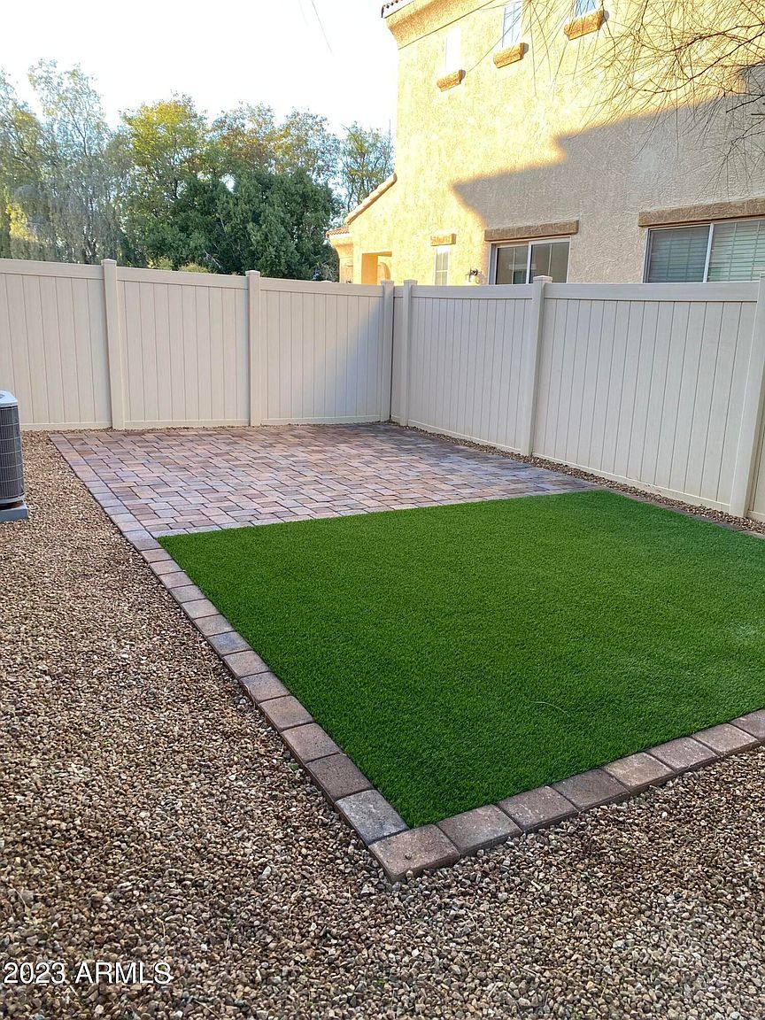 1367 S Country Club Dr photo 3
