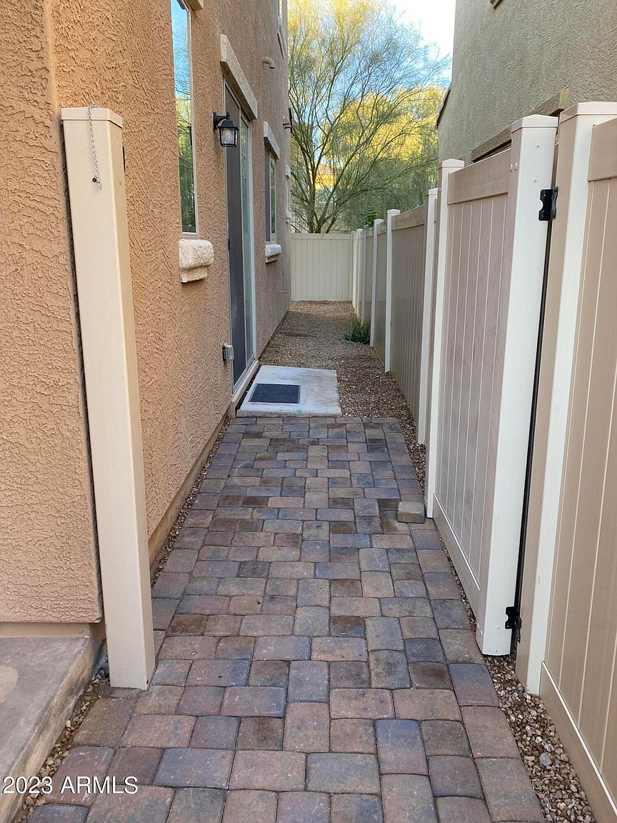 1367 S Country Club Dr photo 2