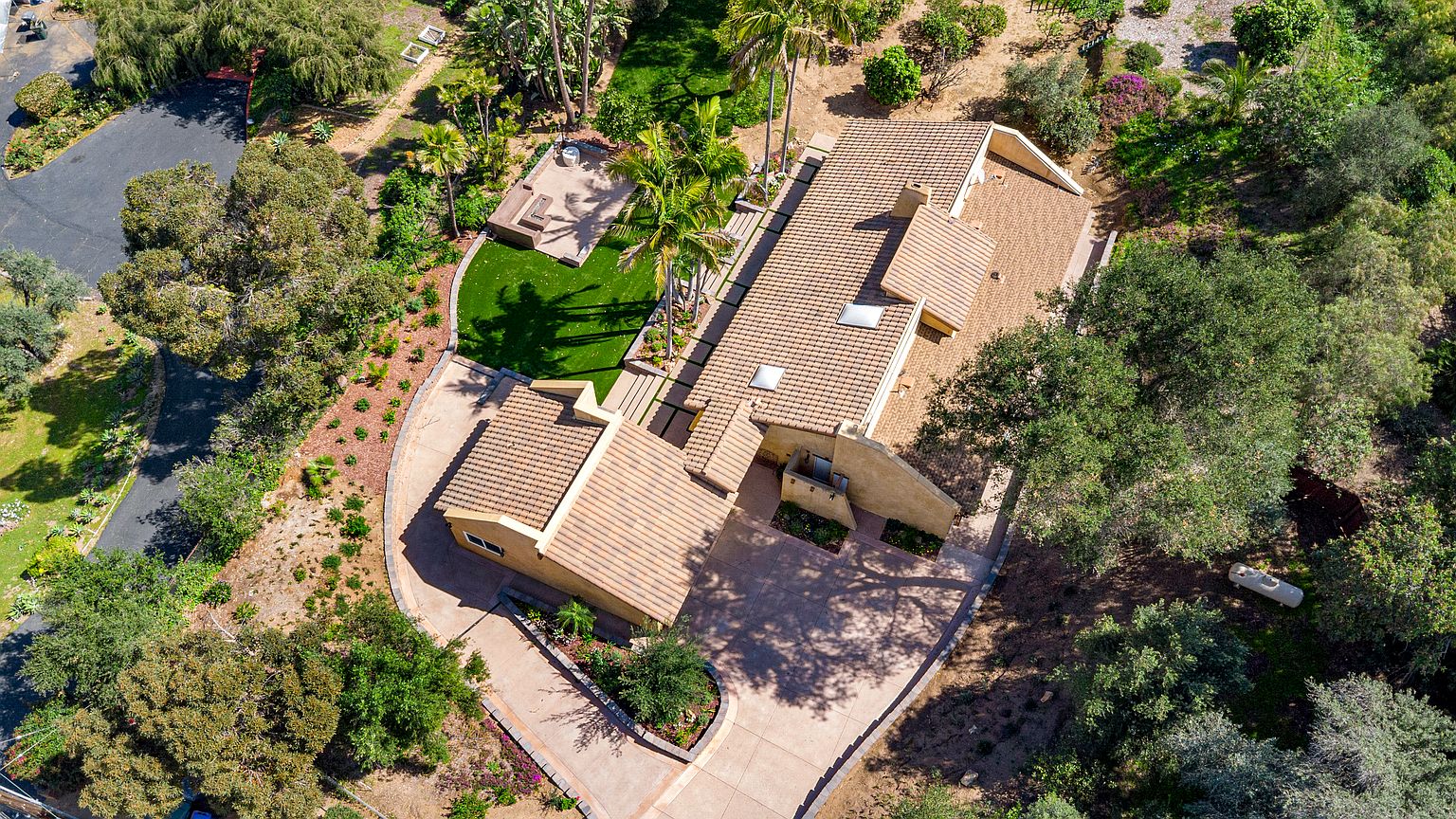1315 Macadamia Dr photo 4