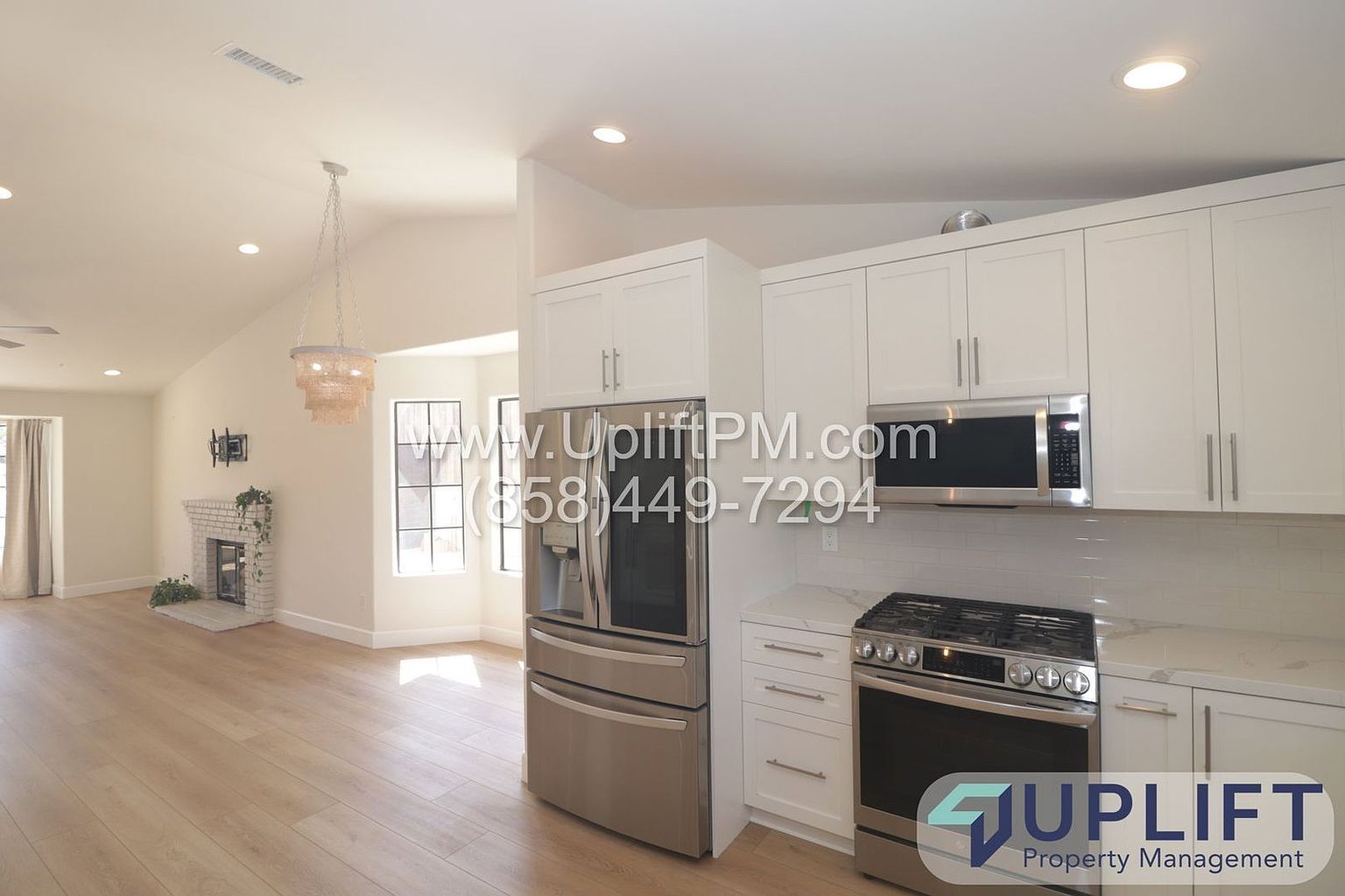 1542 Del Mar Rd Oceanside, CA 92057