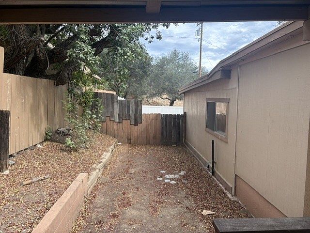 2739 Homestead Dr photo 5