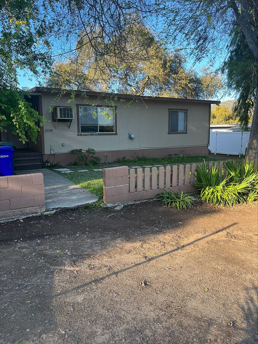 2739 Homestead Dr photo 2