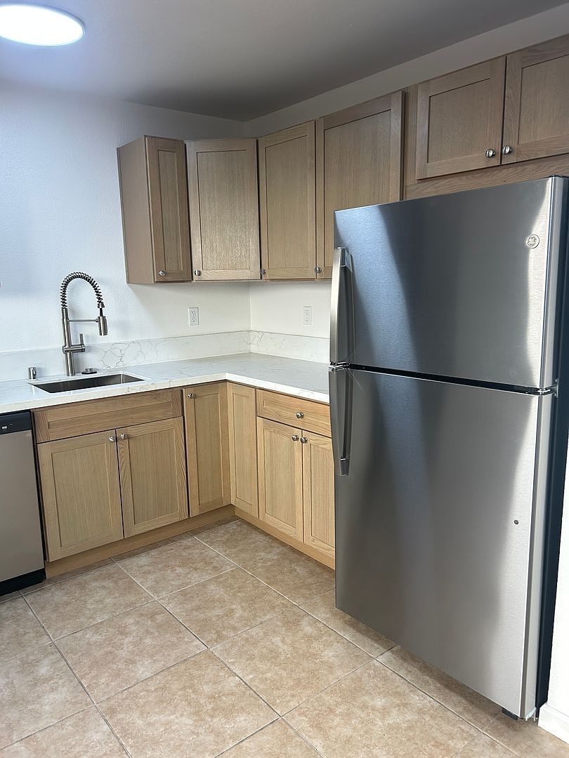 10026 River St photo 2