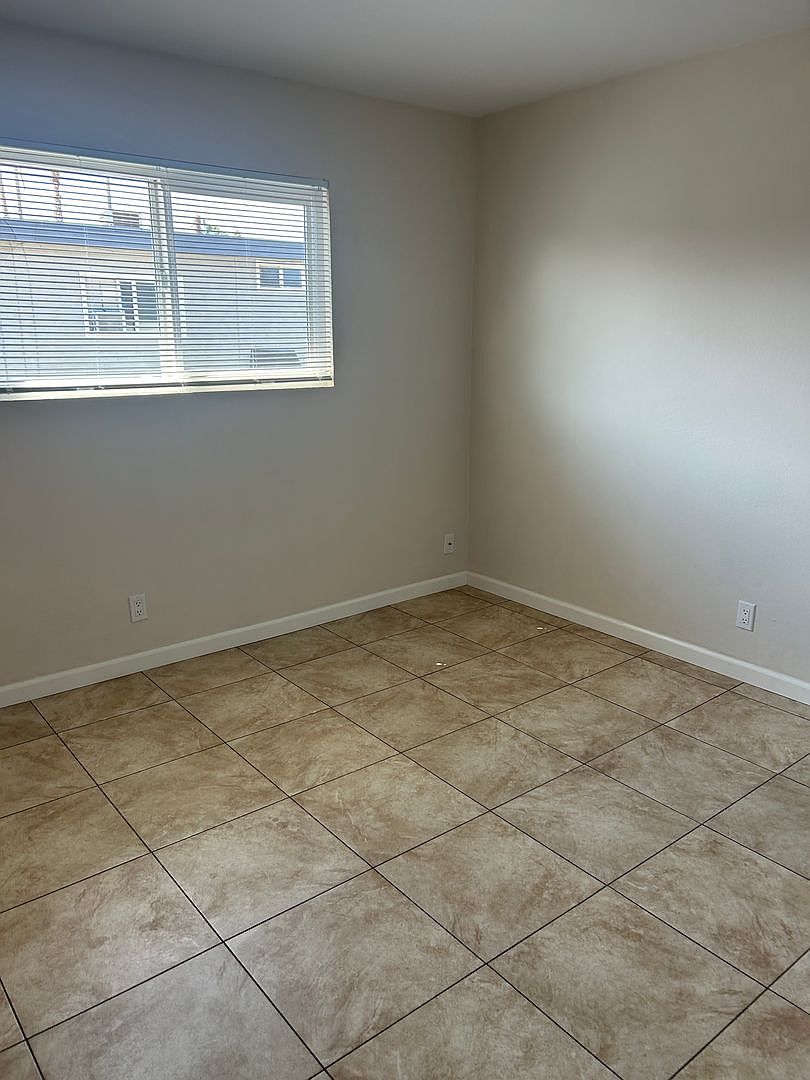 10026 River St photo 5