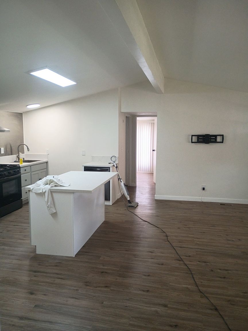 13162 Highway 8 photo 3