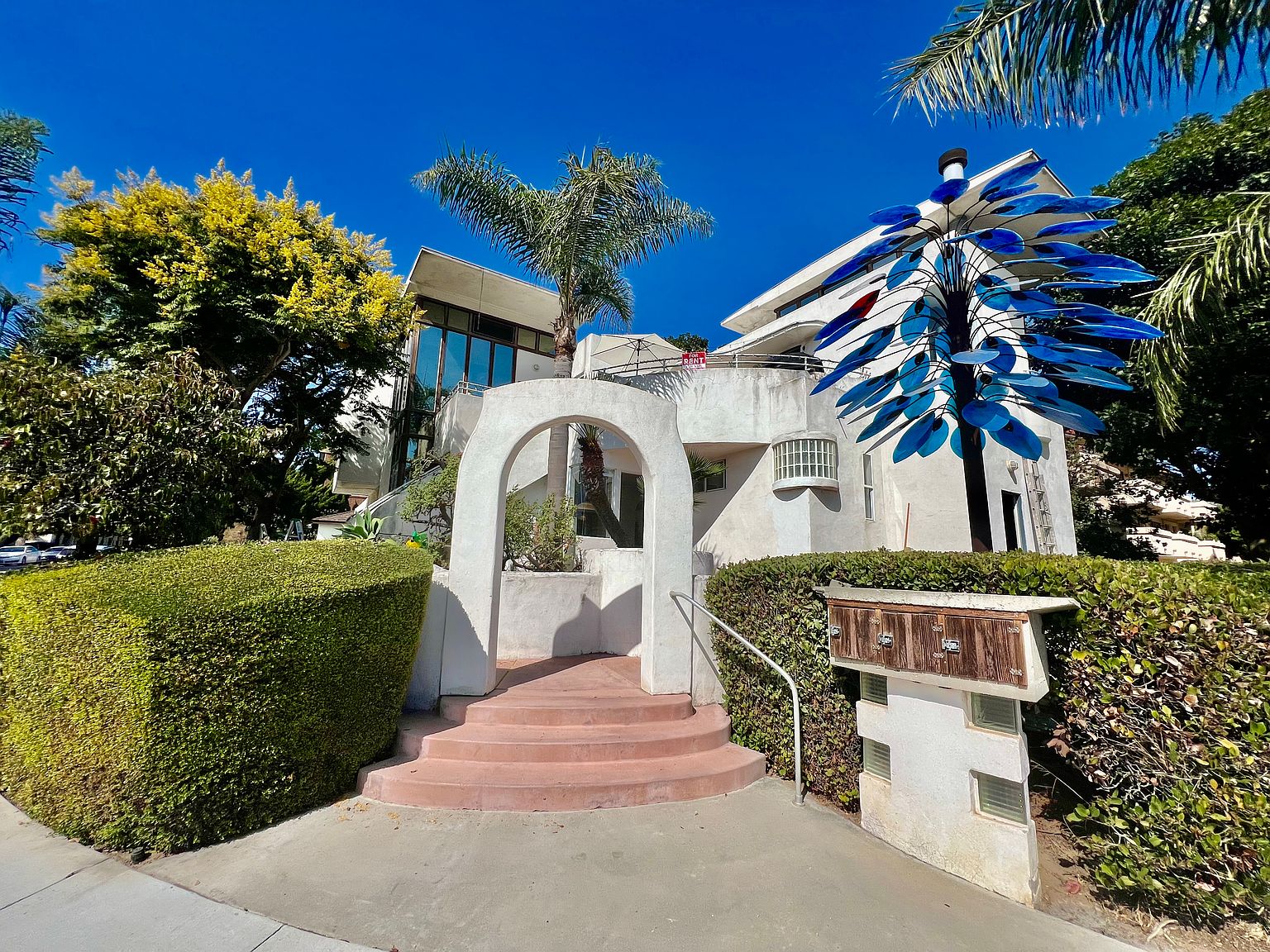 1704 Pacific Beach Dr photo 2