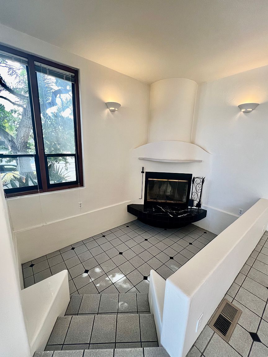 1704 Pacific Beach Dr photo 5