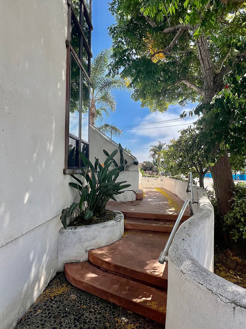 1704 Pacific Beach Dr photo 3