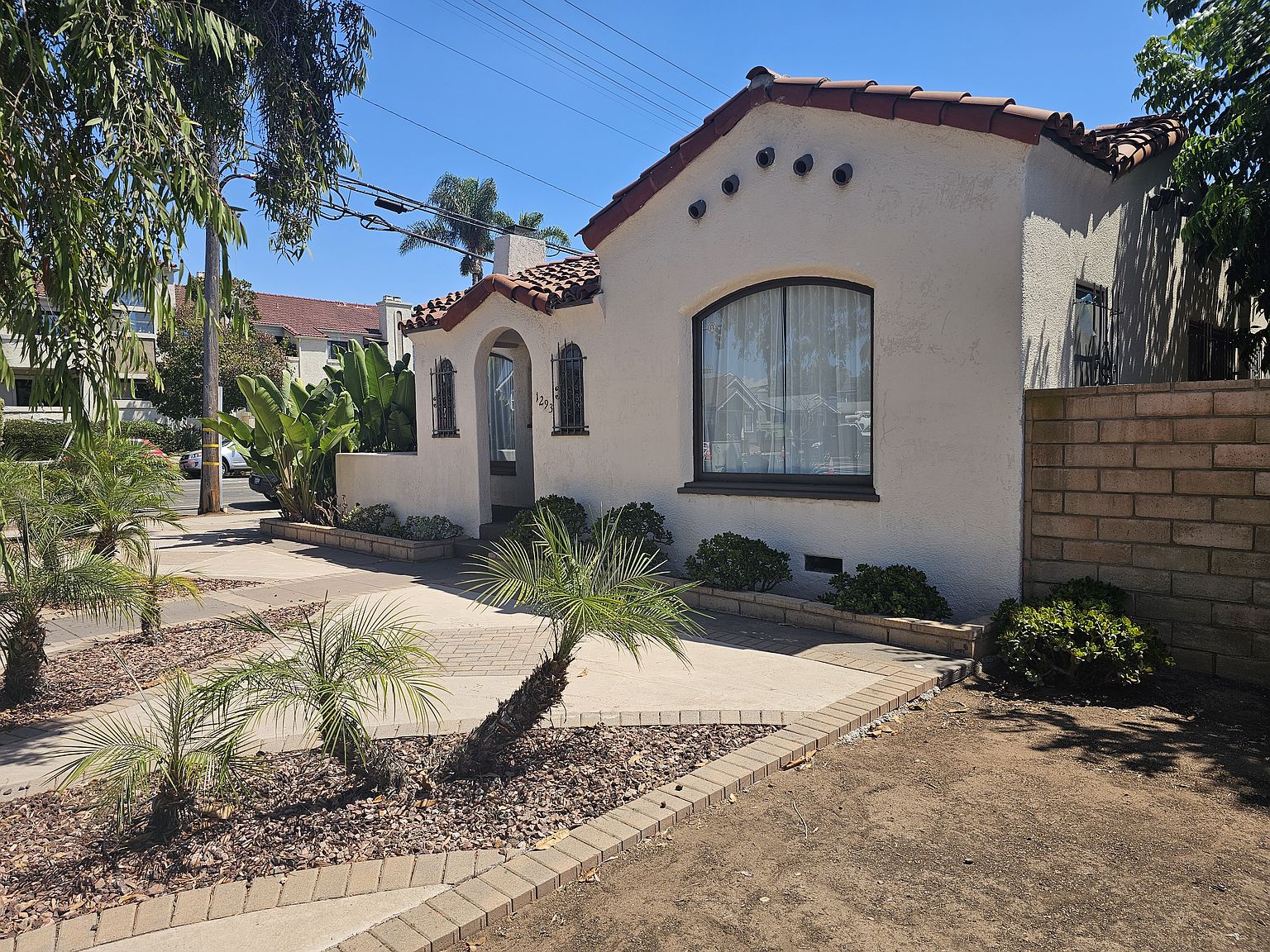 1293 Robinson Ave photo 4