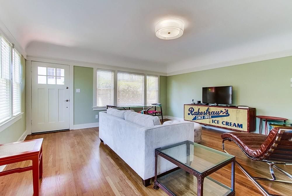 3317 Grim Ave photo 4