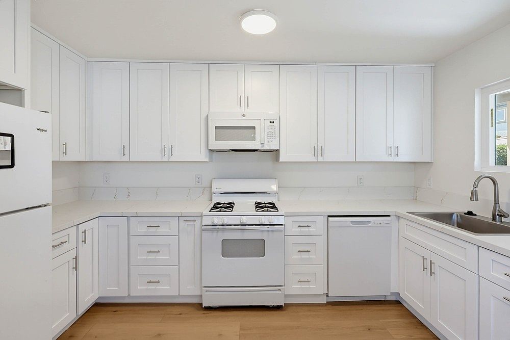2805 Massachusetts Ave photo 2