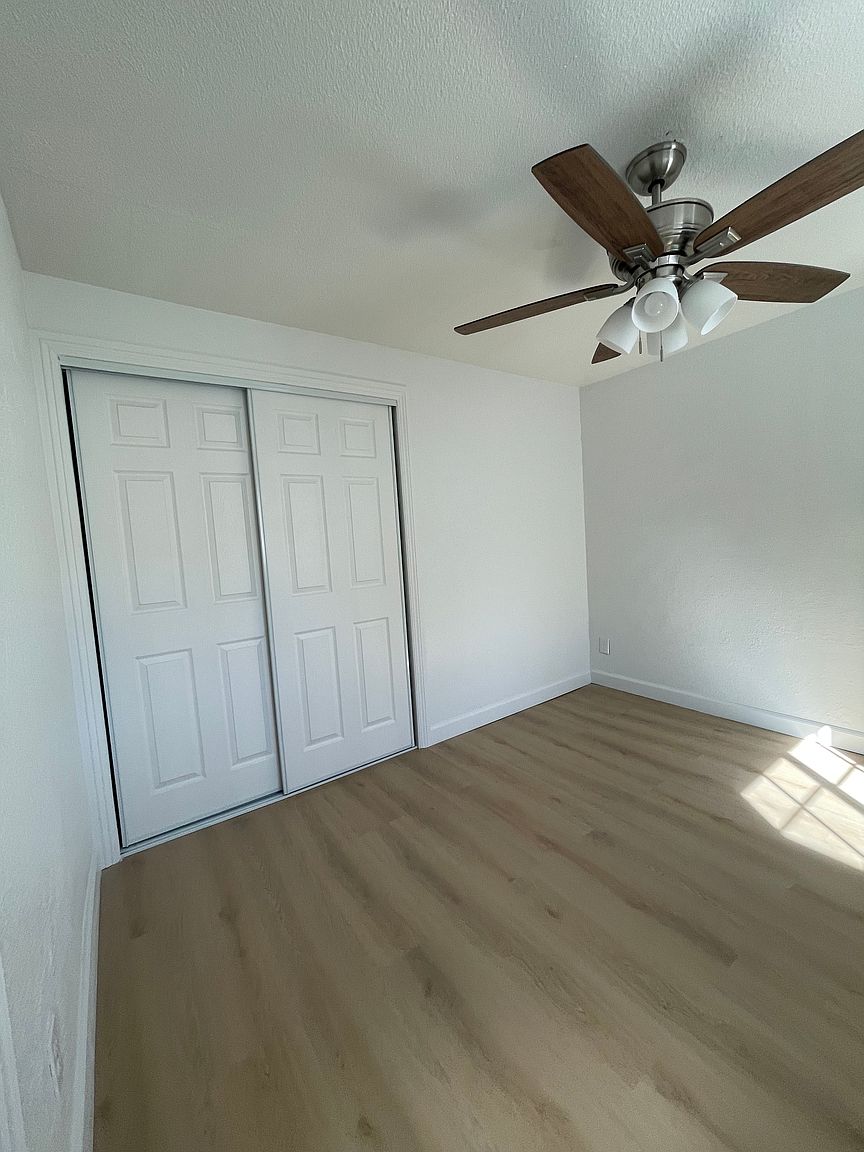 1207-9 Lyons Ln photo 5