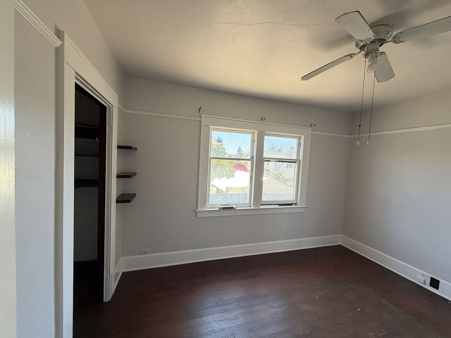 2419 C St photo 3